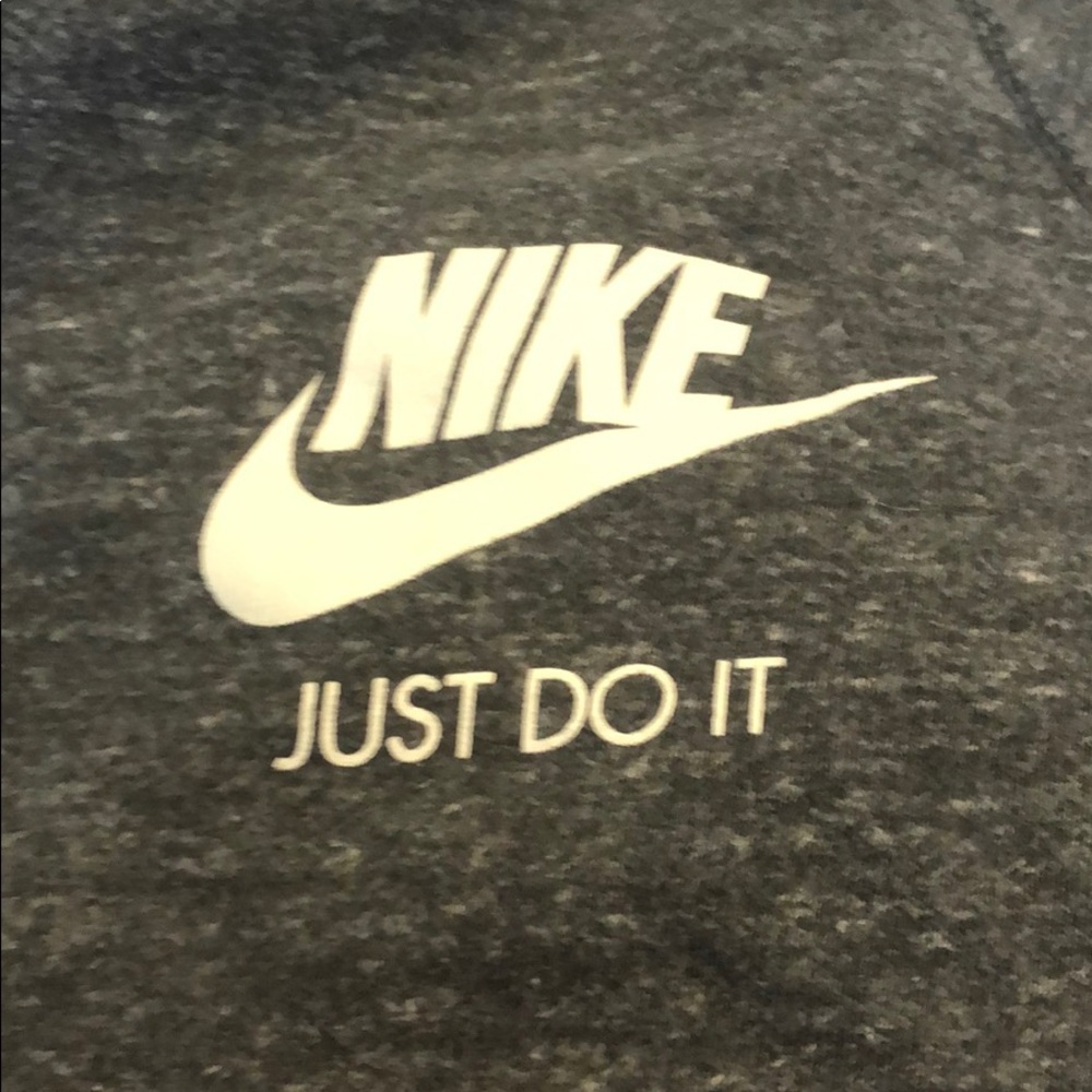 ‼️SOLD‼️Nike Bundle - Picture 2 of 5